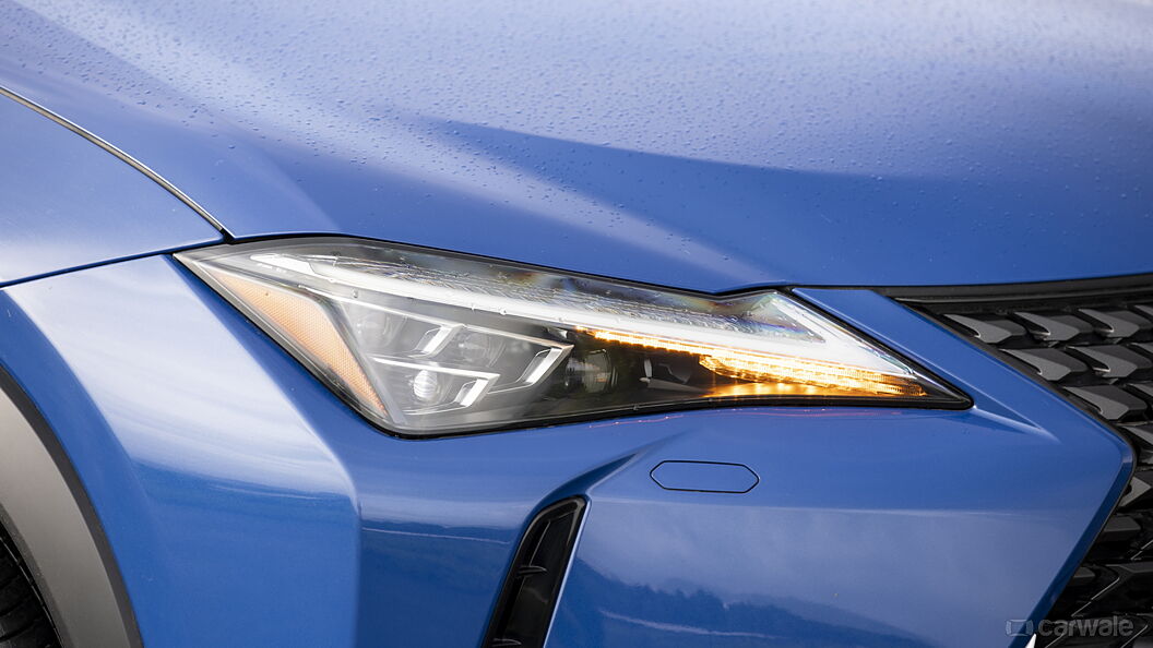 Lexus UX 300e Rear Signal/Blinker Light