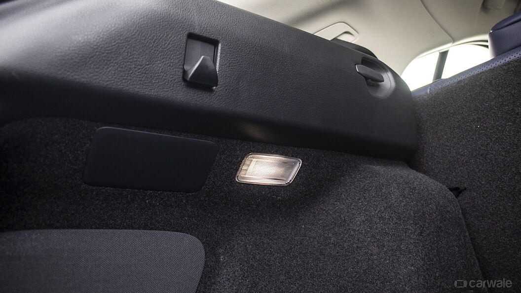 Lexus UX 300e Boot Light