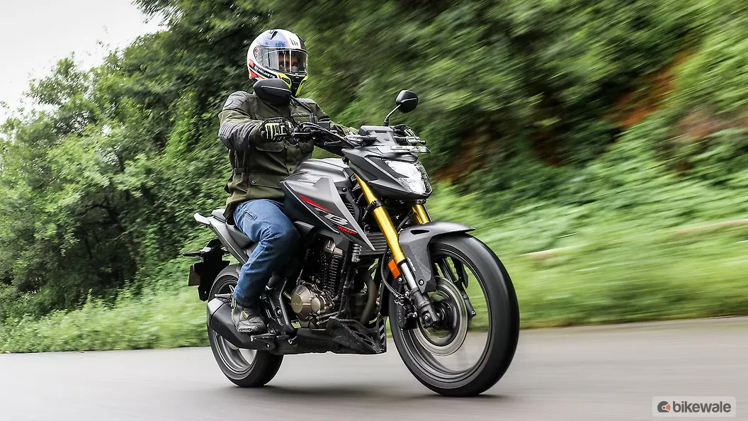 Honda CB300F Right Front Three Quarter