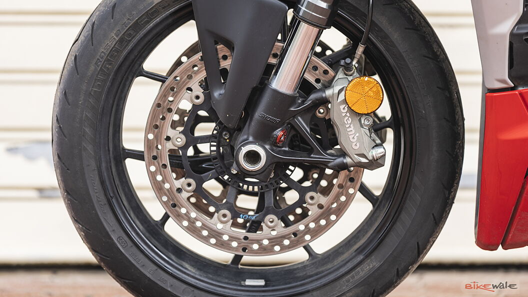 Ducati Streetfighter V2 Front Disc Brake Image – BikeWale