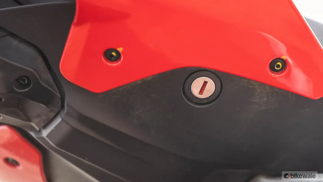 Ducati Streetfighter V2 Seat Remove/Fix Lock Image BikeWale