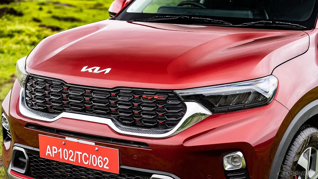 Sonet Headlight Image, Sonet Photos in India - CarWale