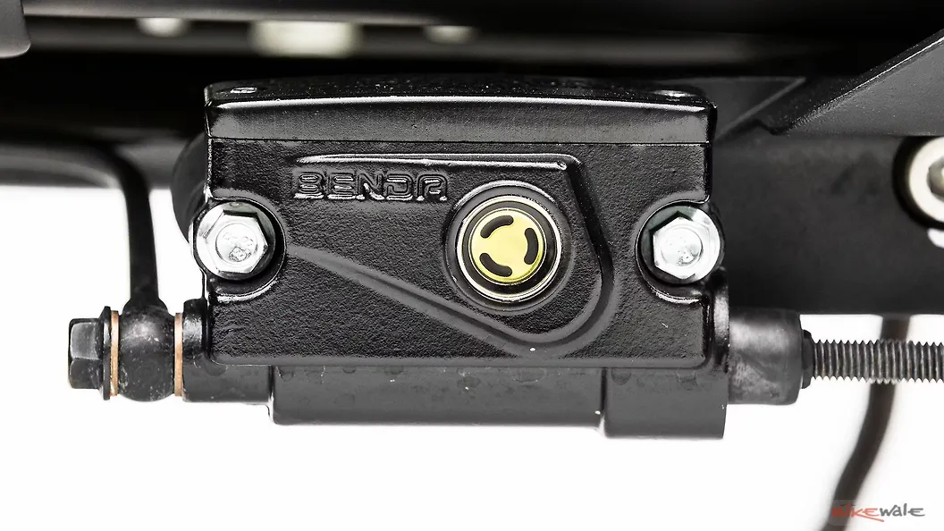 Keeway V302C Engine From Right Image BikeWale