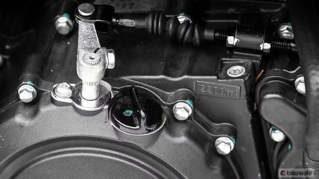 Keeway V302C Engine Oil Level Indicator Image BikeWale