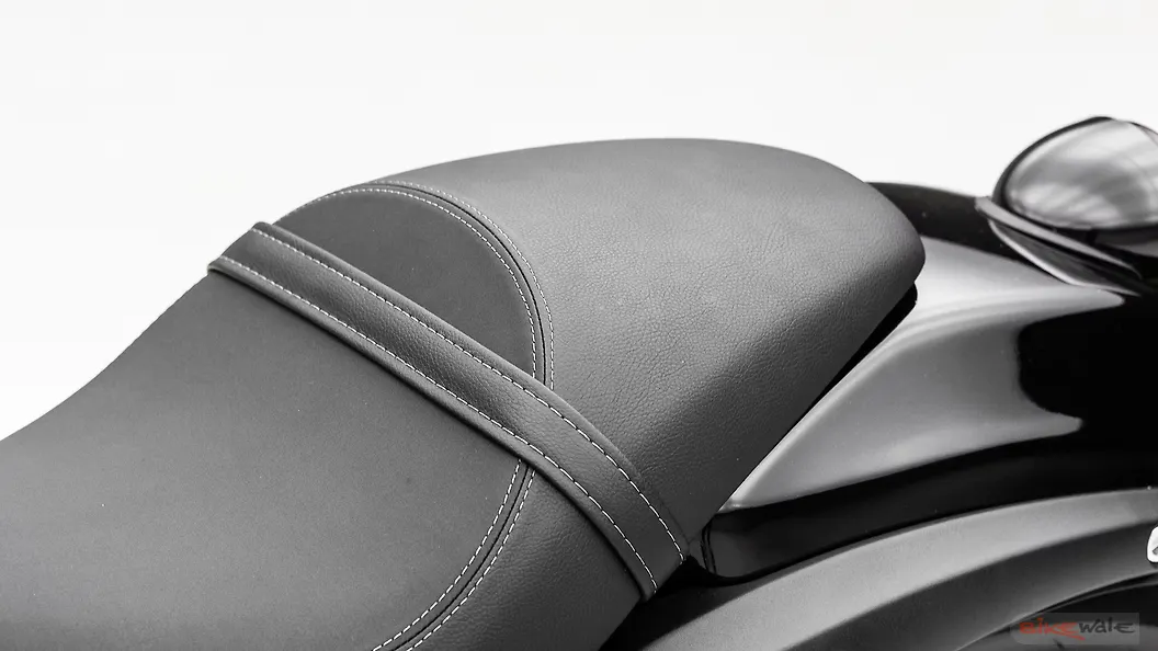 Keeway V302C Pillion Seat Image BikeWale