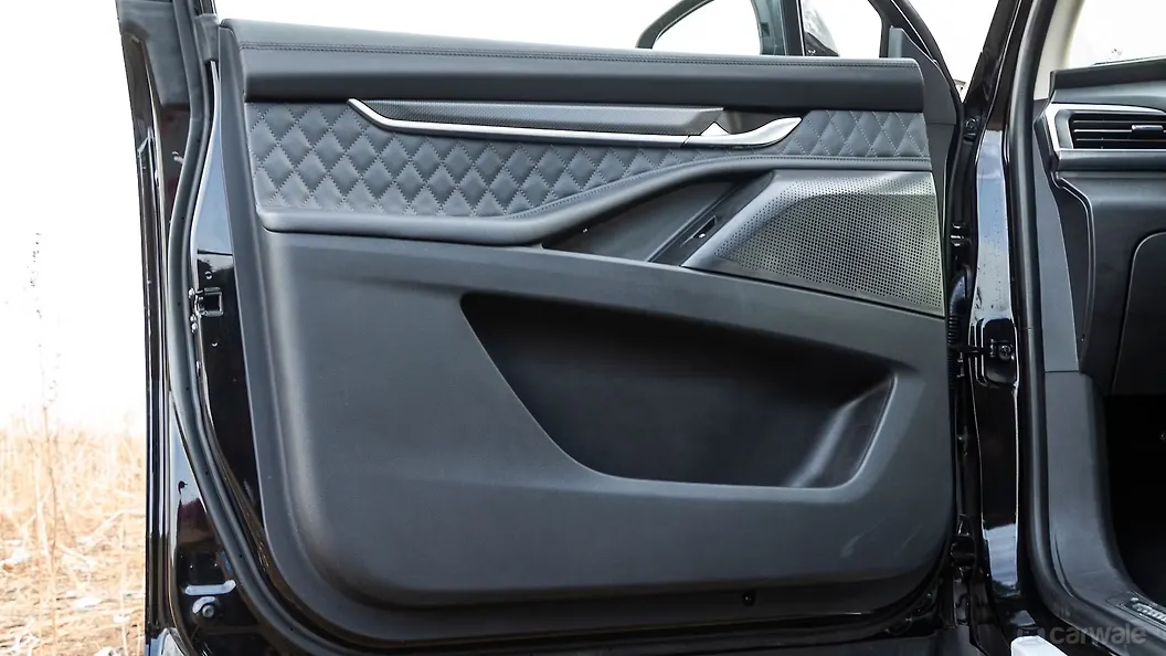 Gloster facelift Front Left Door Pad Image, Gloster facelift Photos in