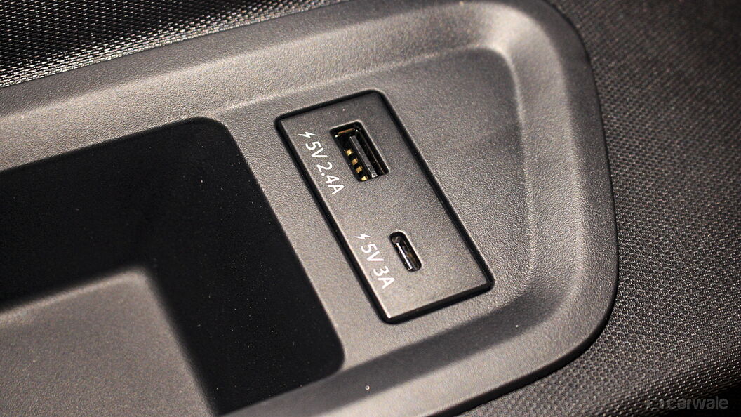 Discontinued Tata Harrier 2023 Third Row Charging Point