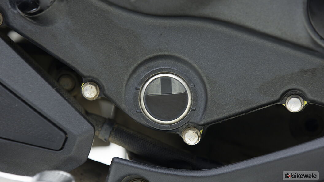 कावासाकी वर्सिस 650 Engine Oil Level Indicator