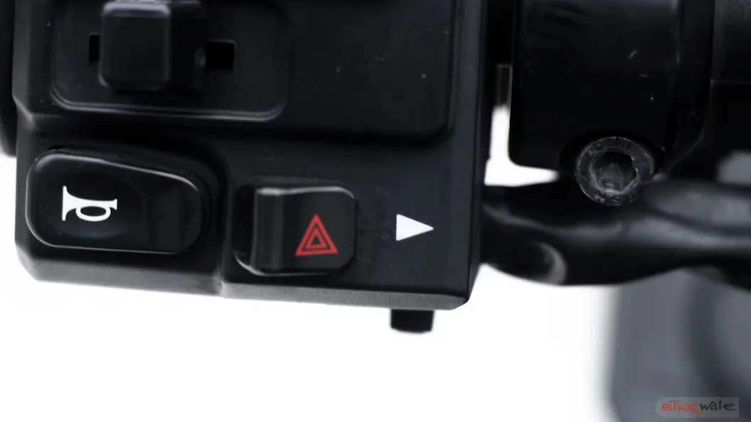 Kawasaki Versys 650 Hazard Warning Lights Switch Image BikeWale