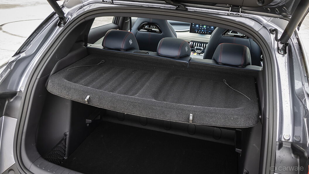 BYD Atto 3 Bootspace with Parcel Tray/Retractable