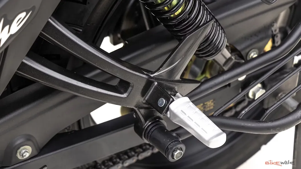 TVS Apache RTR 160 Pillion Footrest Image BikeWale
