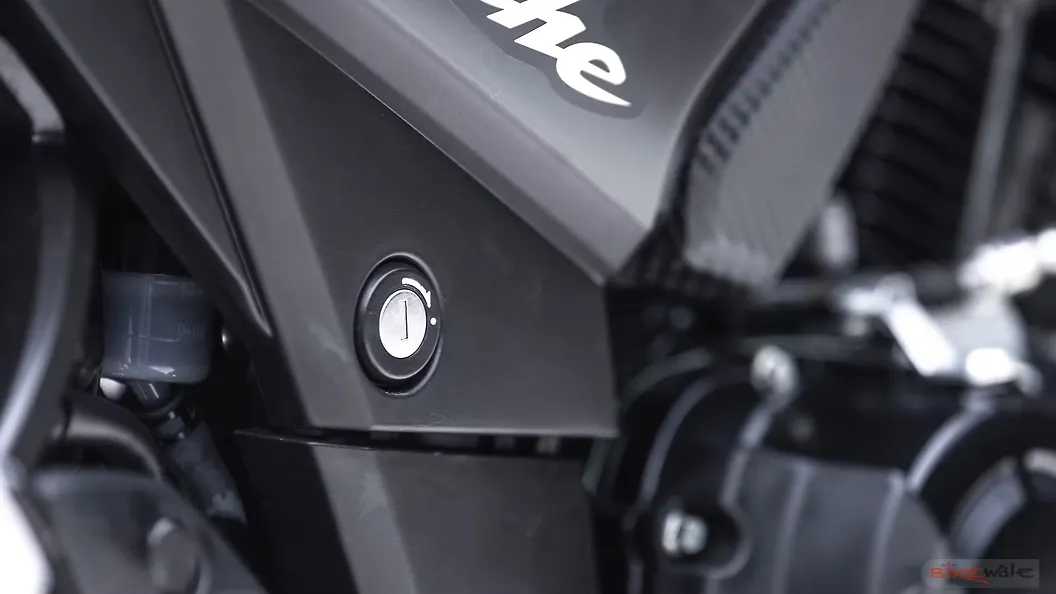 TVS Apache RTR 160 Pillion Footrest Image BikeWale