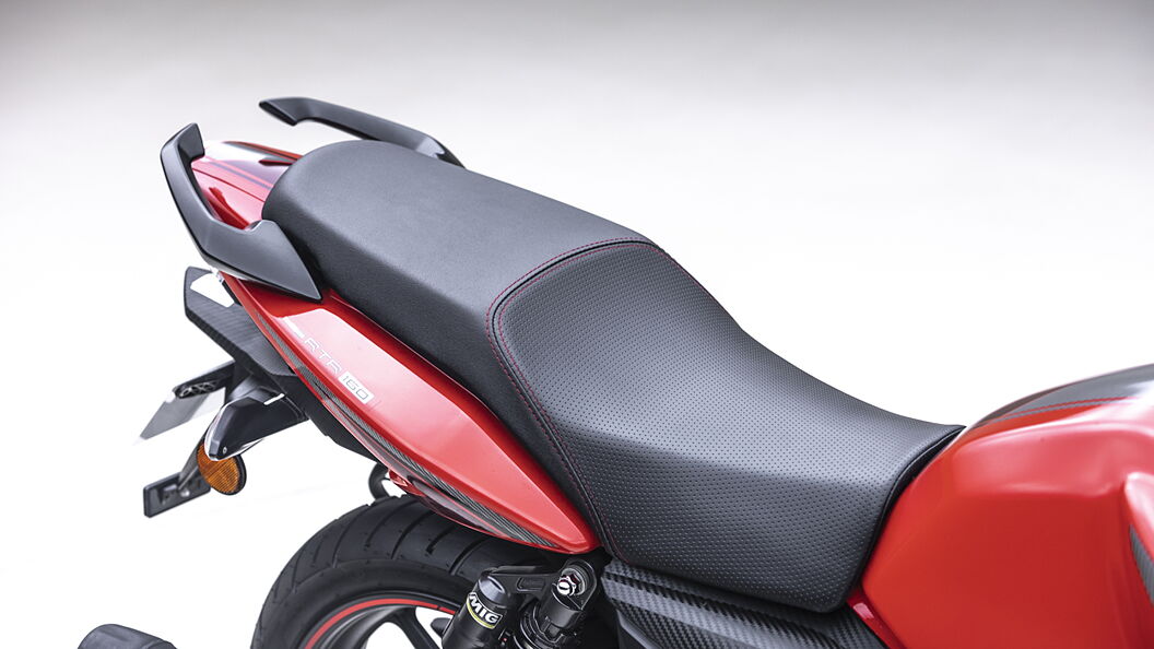 Apache rtr deals 160 seat cover