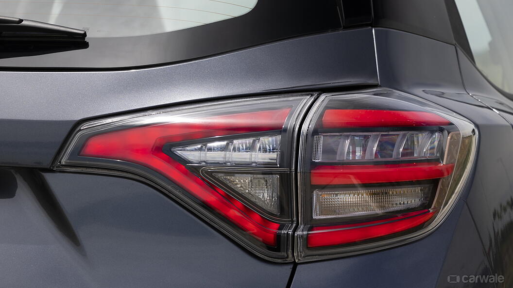 XUV400 Tail Light/Tail Lamp Image, XUV400 Photos in India - CarWale