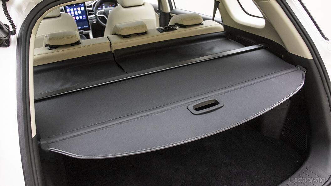 MG Hector Bootspace with Parcel Tray/Retractable