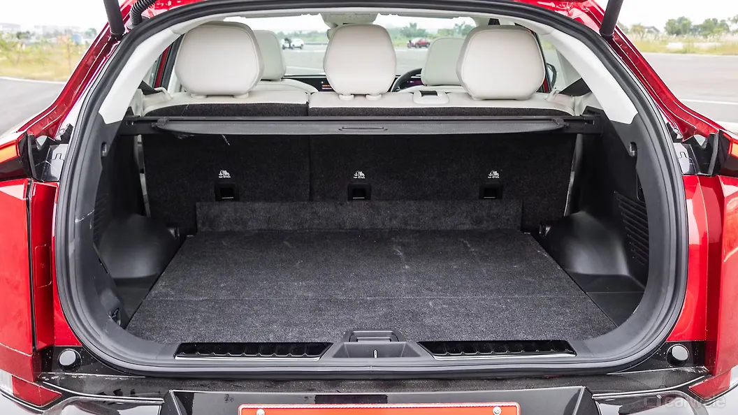 Mahindra XEV 9e Bootspace