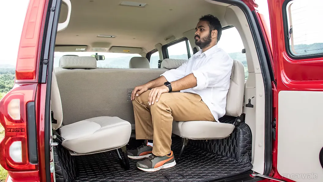 Scorpio Third Row Seats Image, Scorpio Photos in India CarWale