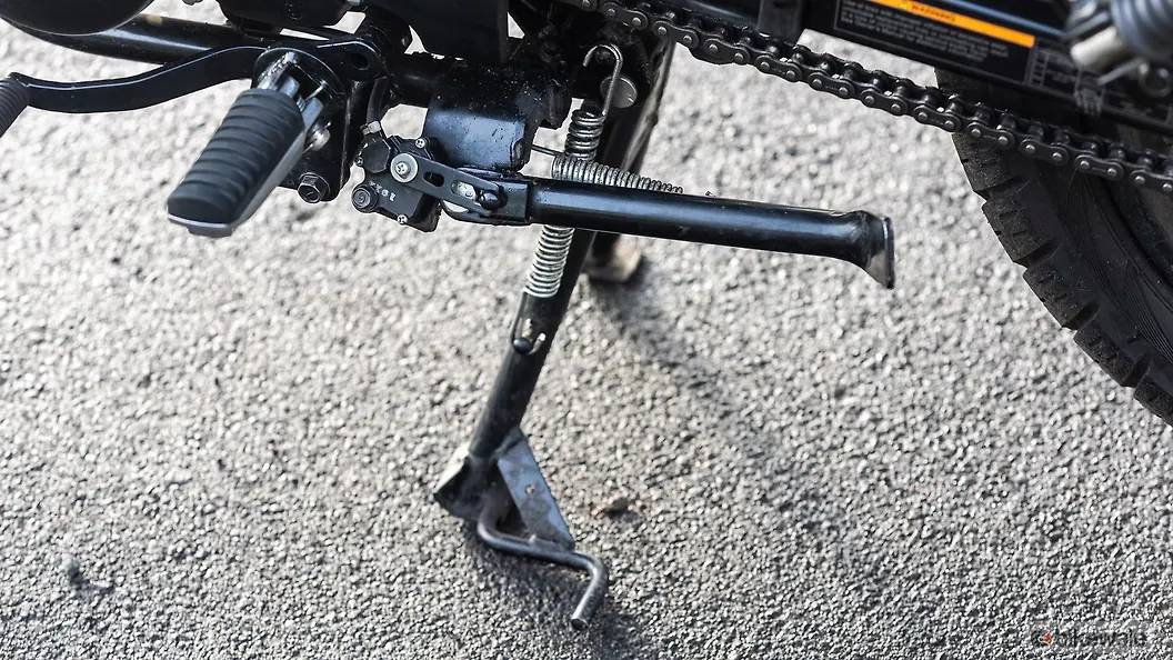 Kawasaki W175 Footbrake Lever Image – BikeWale