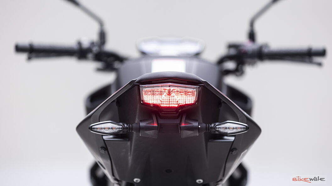 Keeway K300 N Tail Light Image – BikeWale