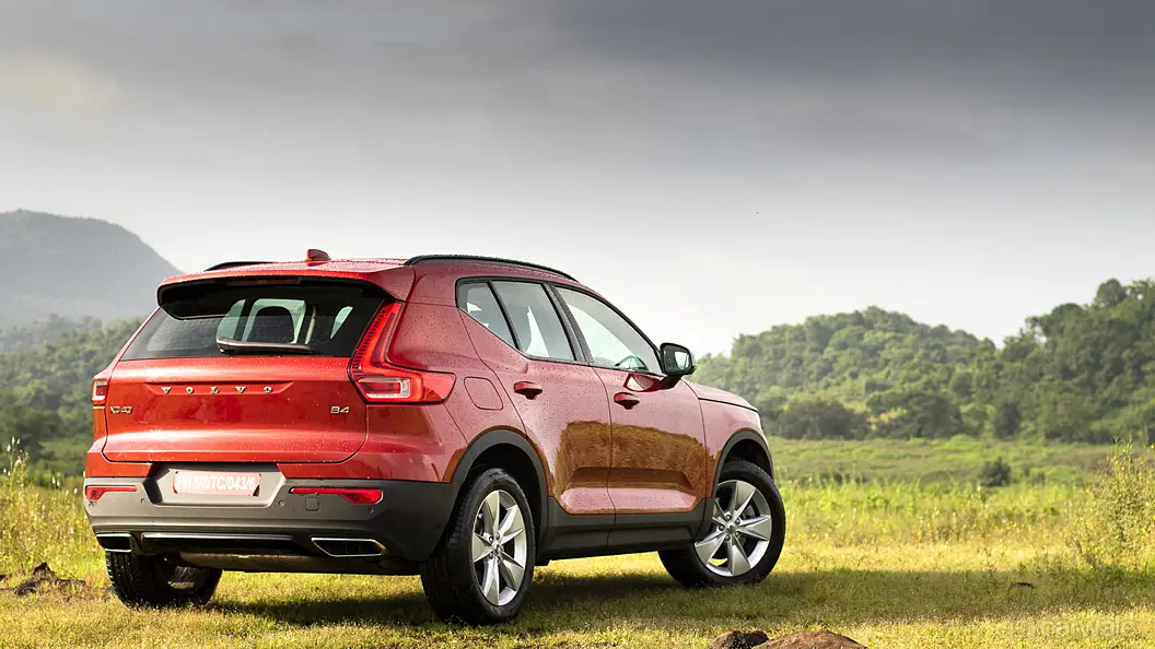 Volvo XC40 [2018-2022] Right Rear Three Quarter