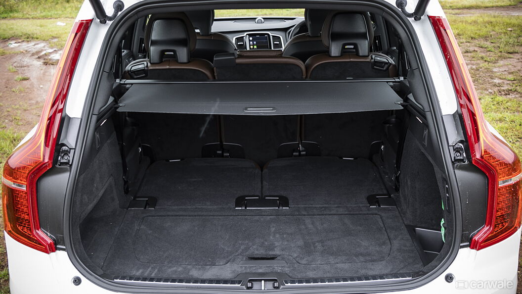 Volvo XC90 Bootspace with Parcel Tray/Retractable