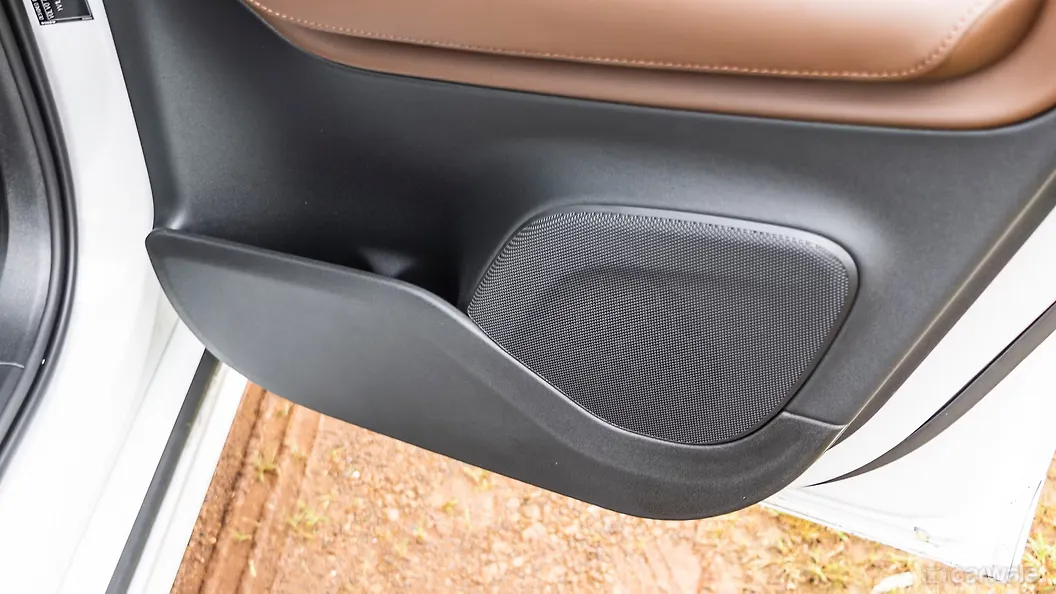 XC90 Driver Side Front Door Pocket Image, XC90 Photos in India CarWale