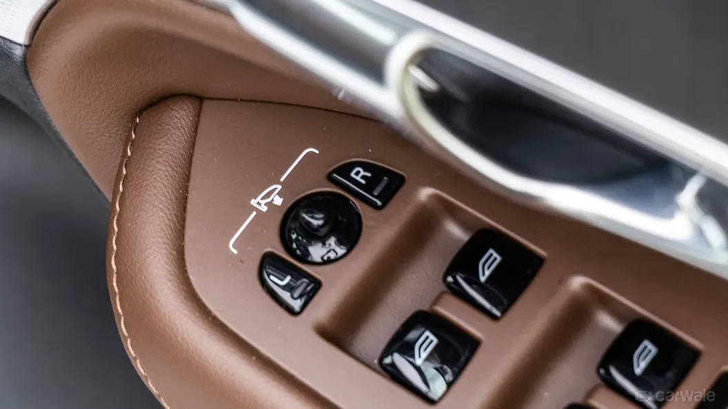 XC90 Outer Rear View Mirror ORVM Controls Image, XC90 Photos in India