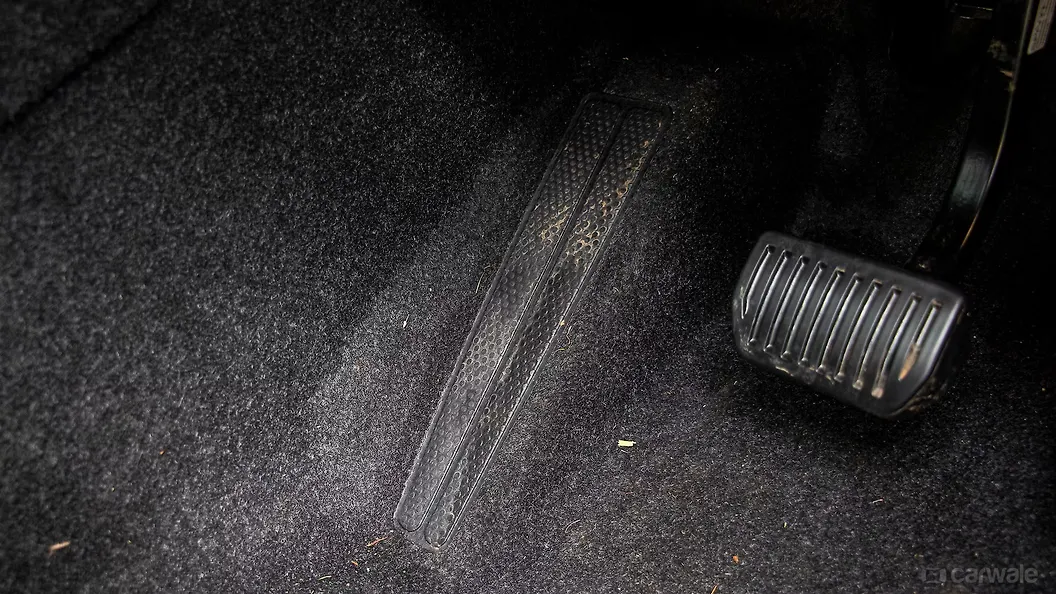 XC40 Dead Pedal Image, XC40 Photos in India CarWale