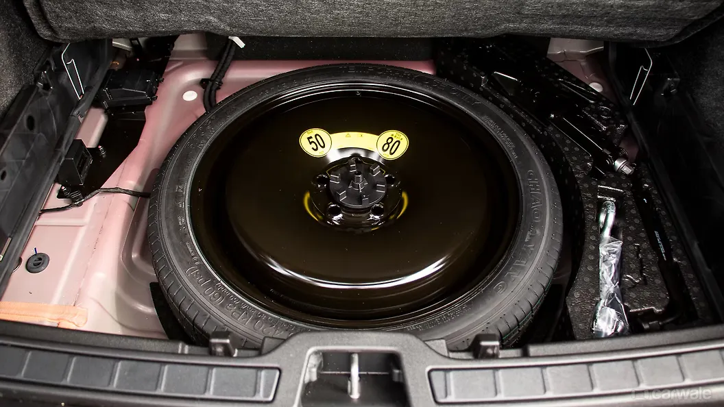 XC40 Under Boot Spare Wheel Image XC40 Photos In India CarWale xc40-under-boot-spare-wheel-image-xc40-photos-in-india-carwale
