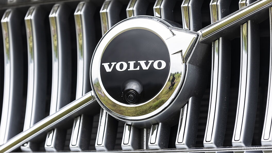 Volvo XC90 Front Logo