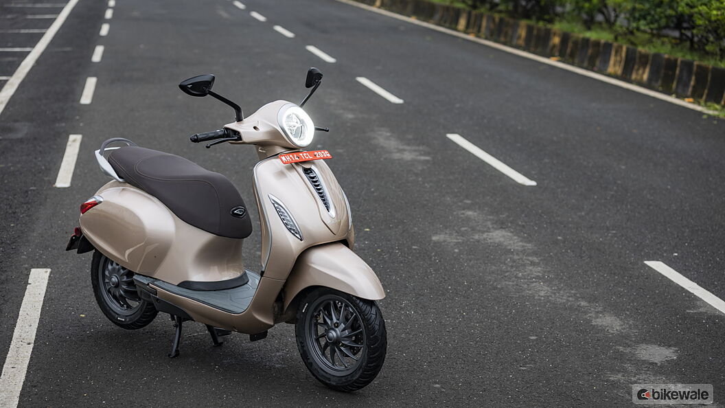 Bajaj Chetak Left Front Three Quarter Image – BikeWale