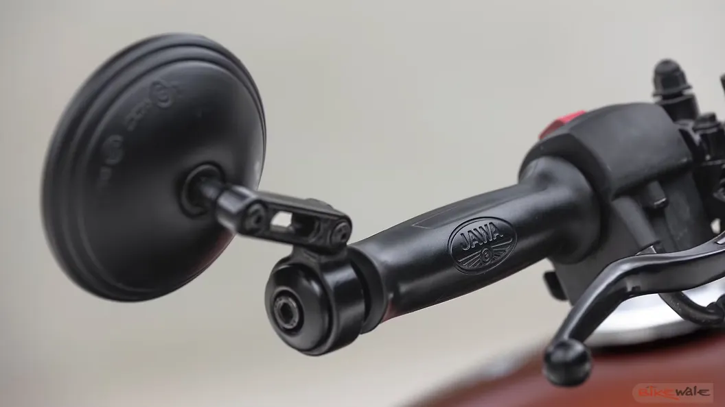 Jawa 42 Bobber Fuel Tank Image BikeWale