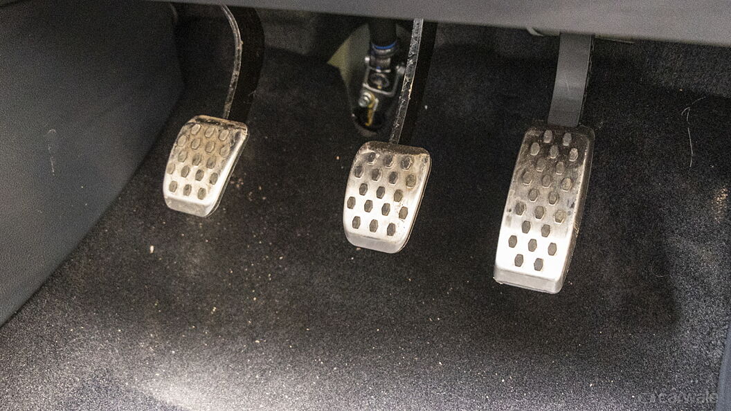 Mahindra XUV300 TurboSport Pedals/Foot Controls