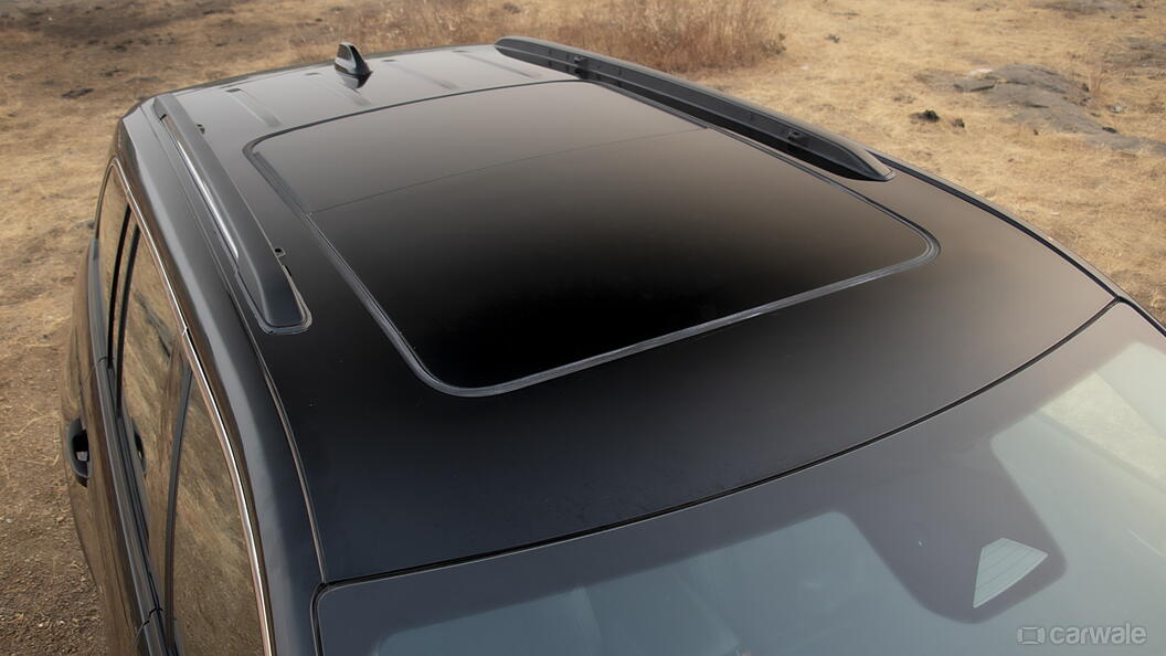 Grand Cherokee Car Roof Image, Grand Cherokee Photos in India - CarWale