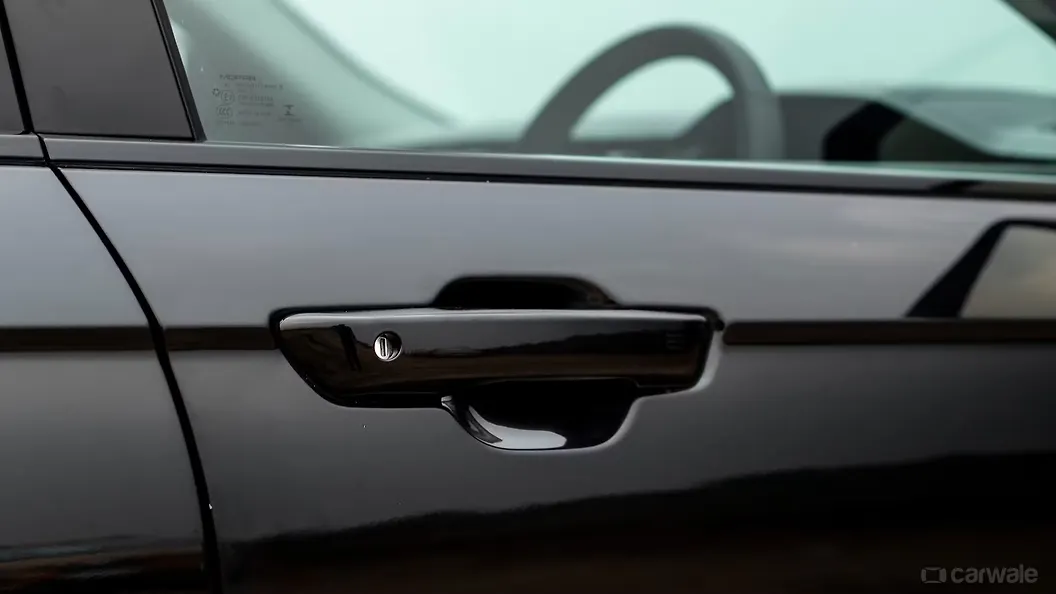 Grand Cherokee Front Door Handle Image, Grand Cherokee Photos in India