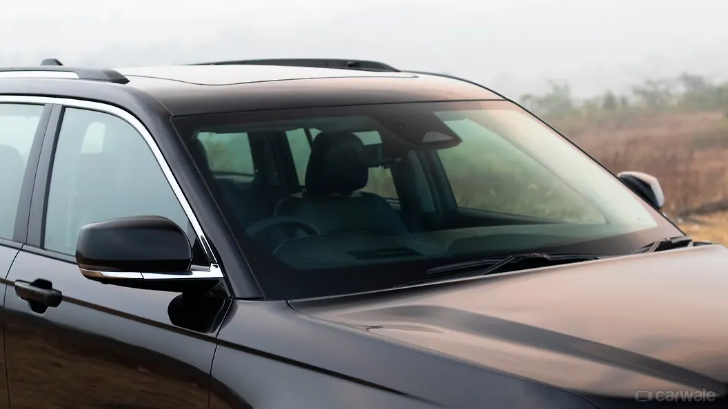 Jeep Grand Cherokee Front Windshield