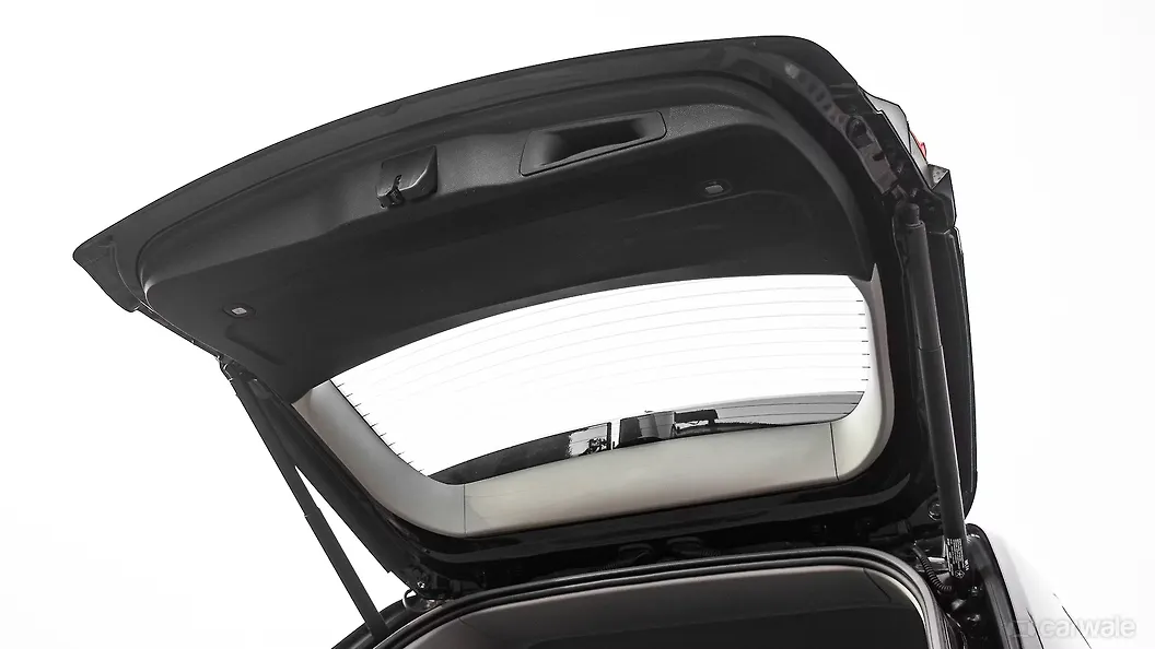 Grand Cherokee Open Boot/Trunk Image, Grand Cherokee Photos in India