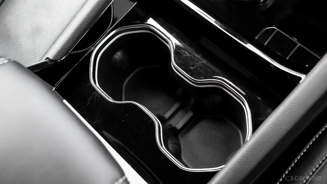 Grand Cherokee Cup Holders Image, Grand Cherokee Photos in India CarWale