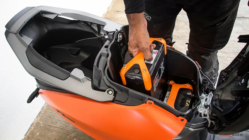 Vida V1 Pro Electric Scooter Battery Compartment Image BikeWale