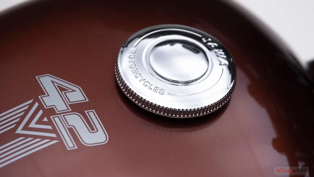 Java Bike Tank Jawa 42 Bobber Fuel Tank Image – BikeWale