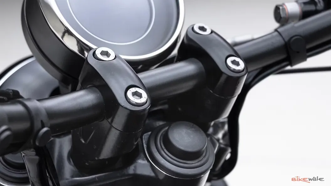 Jawa 42 Bobber Silencer/Muffler Image – BikeWale