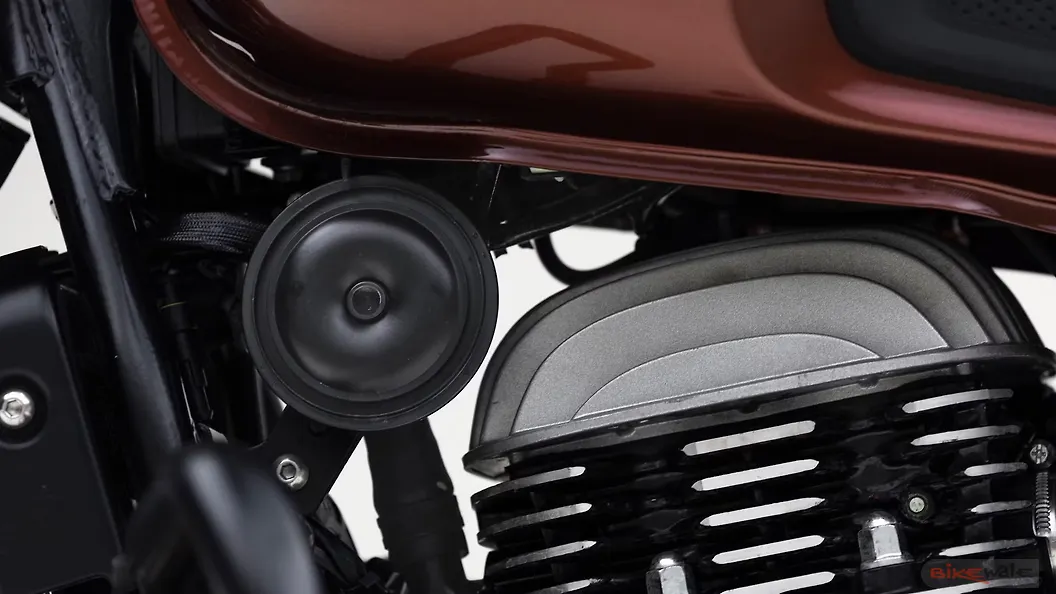 Jawa 42 Bobber Radiator Image – BikeWale