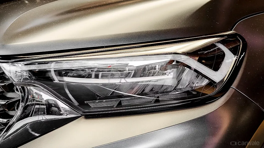 Headlight Image, Photos in India CarWale