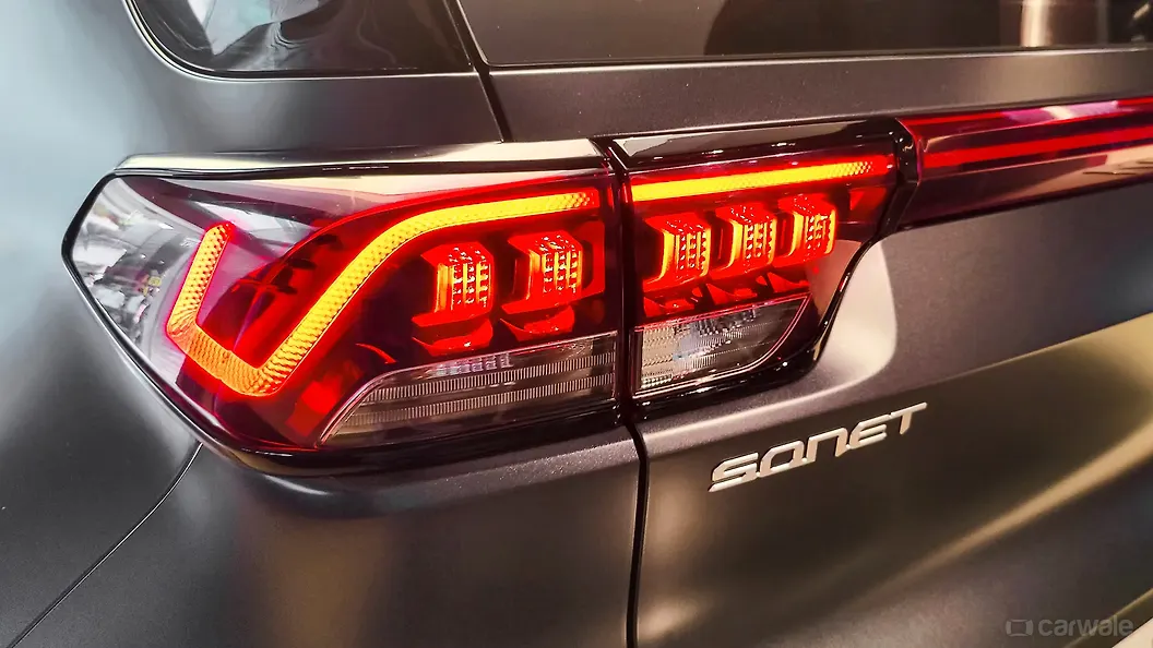 Tail Light/Tail Lamp Image, Photos in India CarWale