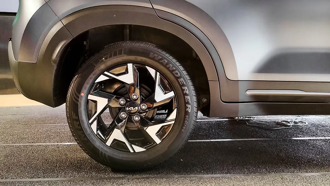 Wheel Image, Photos in India CarWale