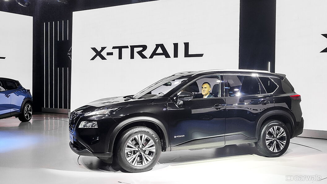 Nissan X-Trail Left Side View