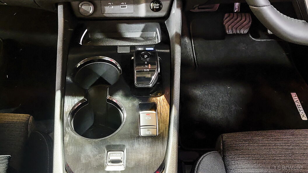 Nissan X-Trail Cup Holders