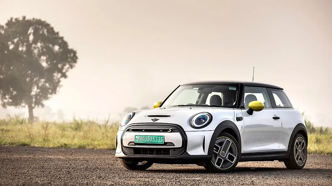Mini Cooper SE Bootspace CarWale mini-cooper-se-bootspace-carwale