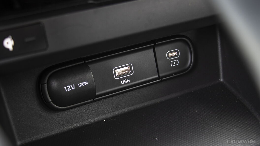 Discontinued Kia Seltos 2023 USB Port/AUX/Power Socket/Wireless Charging