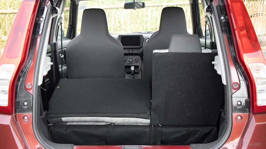 Wagon R Boot Rear Seat Fold/Unfold Switches Image, Wagon R Photos in